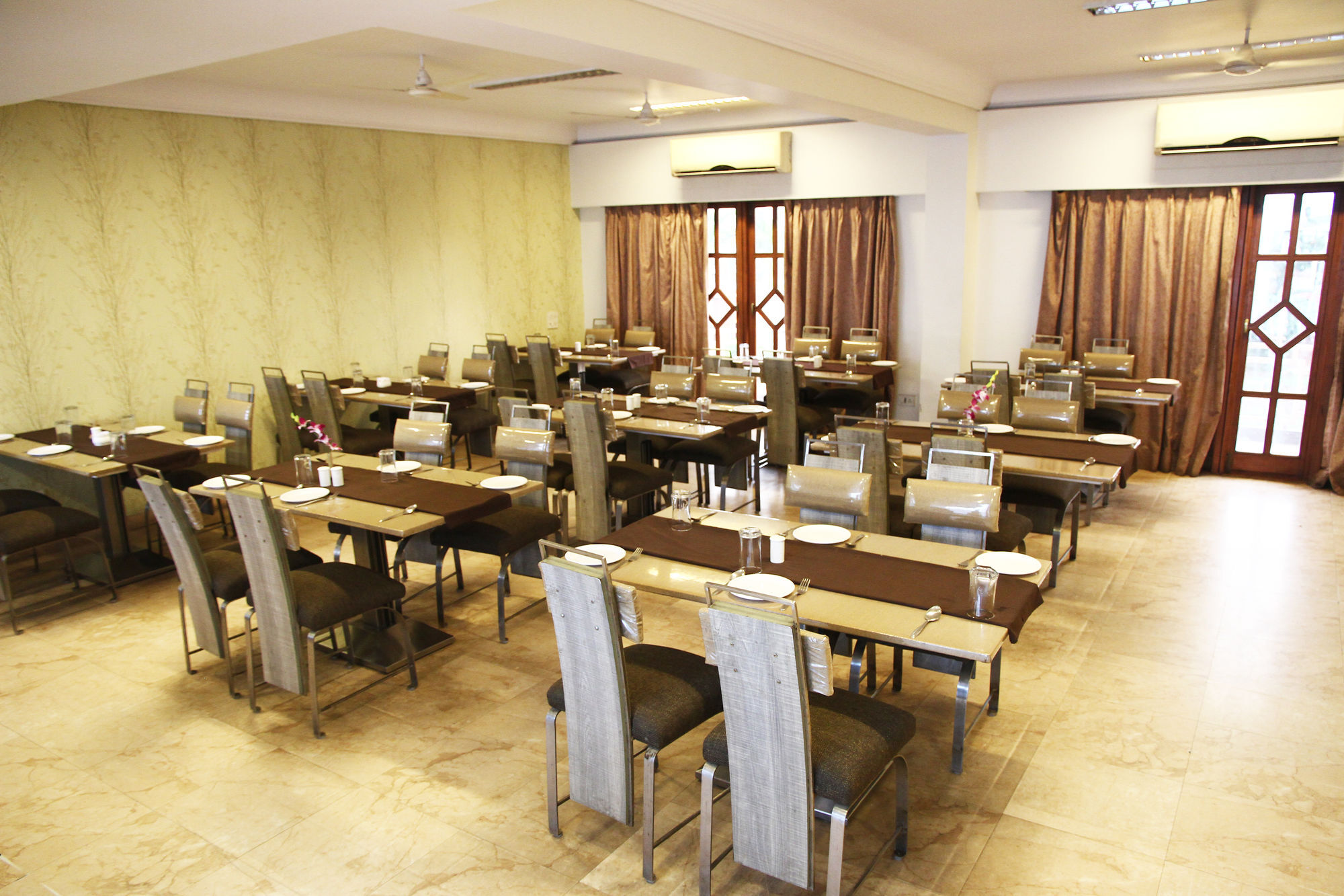 Agc Hotel 4*